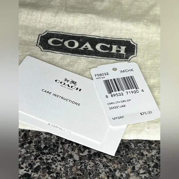 Coach White Leather Clutch Wristlet - Picture 3 of 4